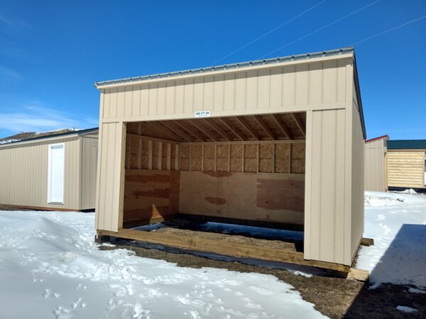 Portable horse shelter