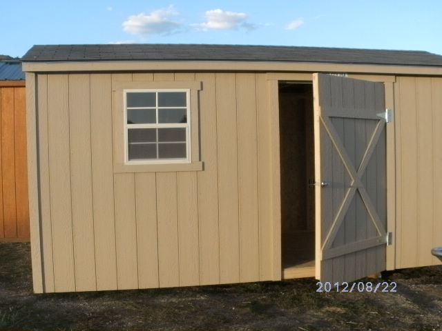 Lean-To Shed with the low side in the front