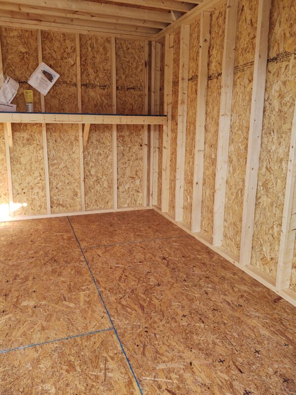 Shelf on the rear Wall